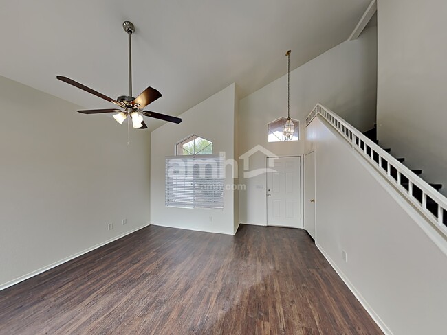 Foto del edificio - 8621 W Windsor Ave