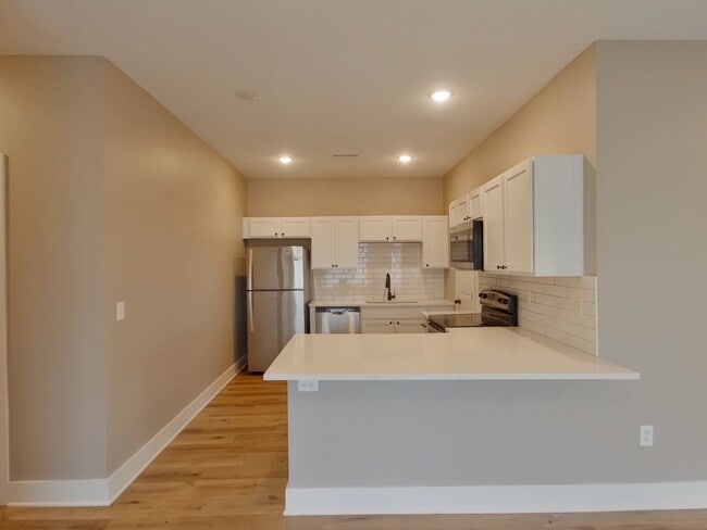 Building Photo - 6814 W White Pne St