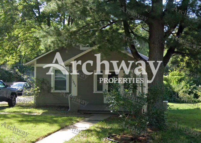 Primary Photo - 1842 S Maywood Ave