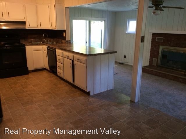 Foto del edificio - 3 br, 1.5 bath House - 5168 Russet Drive