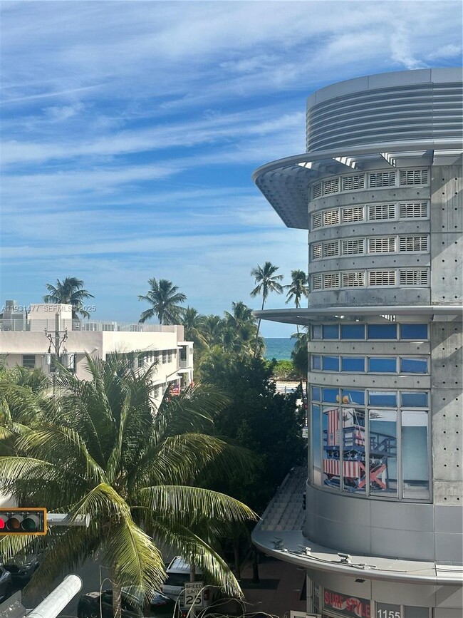 Building Photo - 1150 Collins Ave