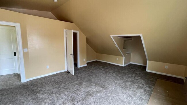 Building Photo - 933 Rutledge Ave