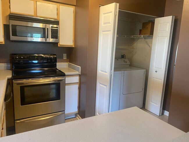 Foto del edificio - 2 Bedroom 2 Bathroom with Loft- Available ...