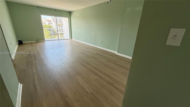 Foto del edificio - 400 Kings Point Dr