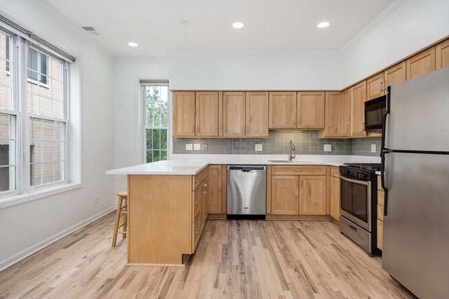 Foto del edificio - 1640 W Diversey Pkwy