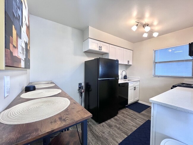 Building Photo - Inertia