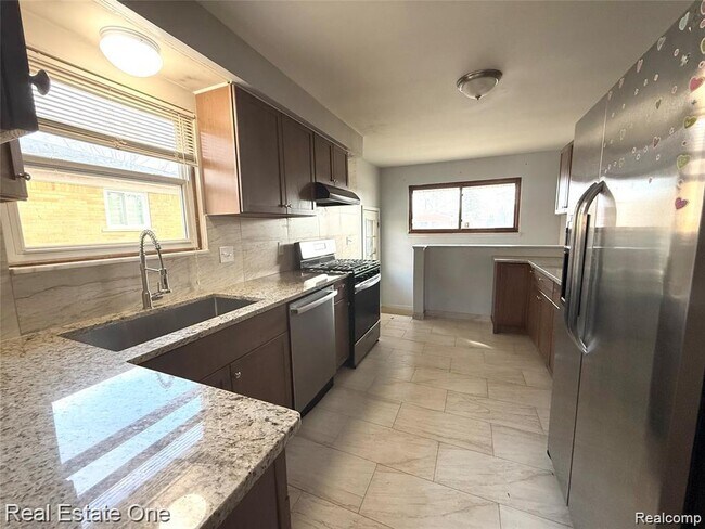 Foto del edificio - 6845 Plainfield St