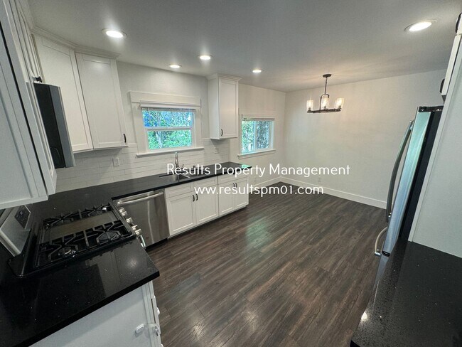 Foto del edificio - Coming Soon! 3 Bed 2 Bath Cottage Penryn