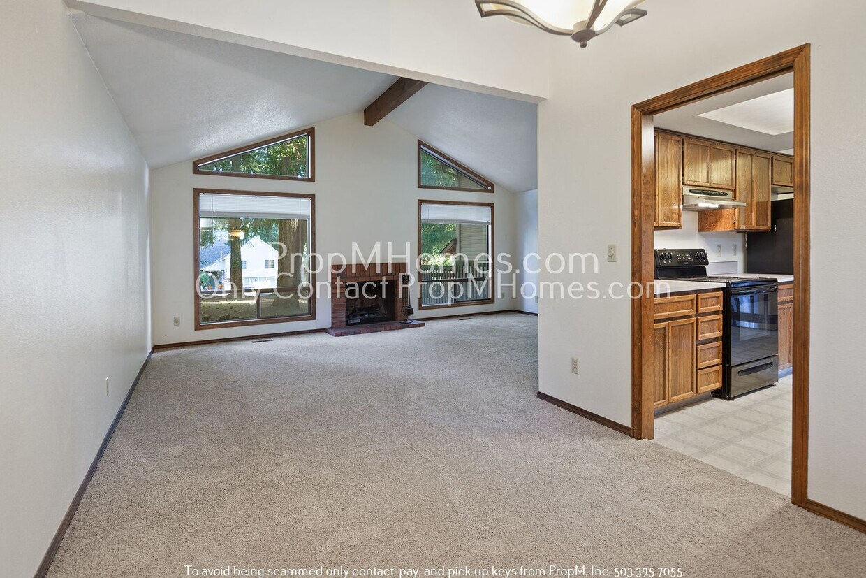 NEW PHOTOS AND VIDEO TOUR! Spacious Trile... House Rental in