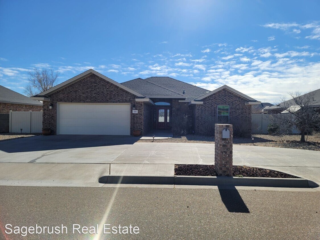 3 br, 2 bath House 426 E University House Rental in Portales, NM