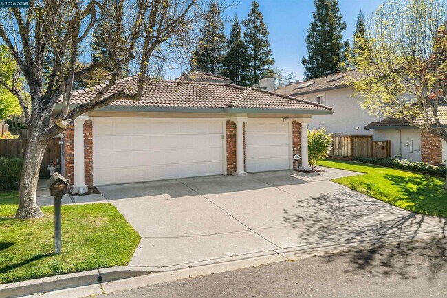 Foto del edificio - 313 Deepcreek Ct