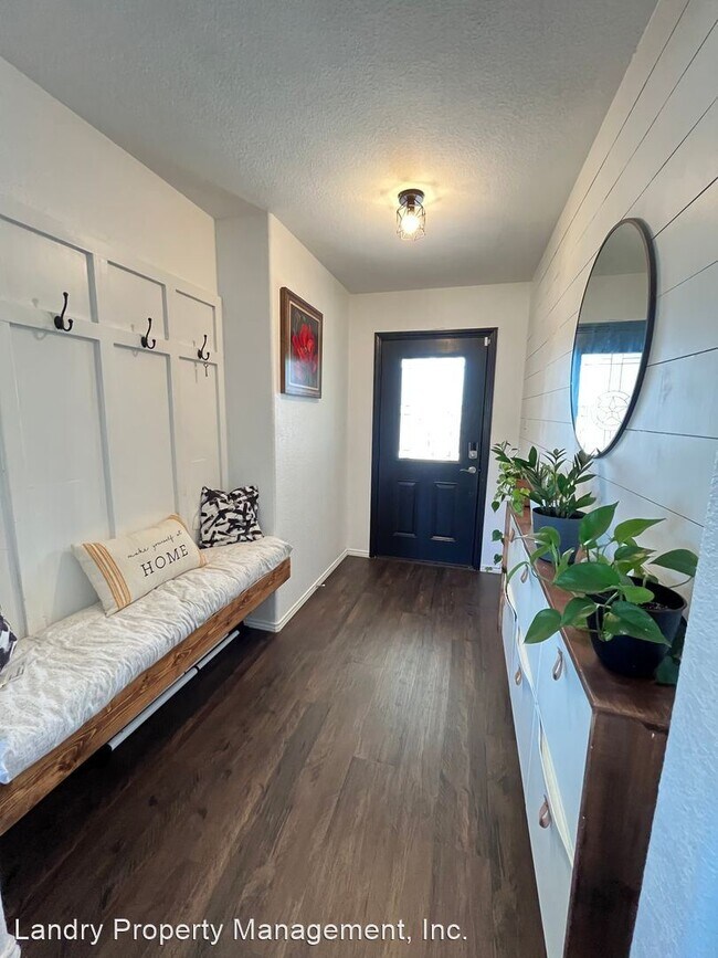 Building Photo - 3 br, 2 bath House - 319 Blakney St.