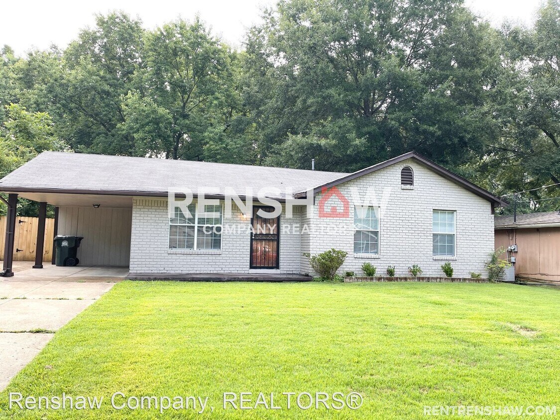 Primary Photo - 3 br, 1 bath House - 494 S. Main St