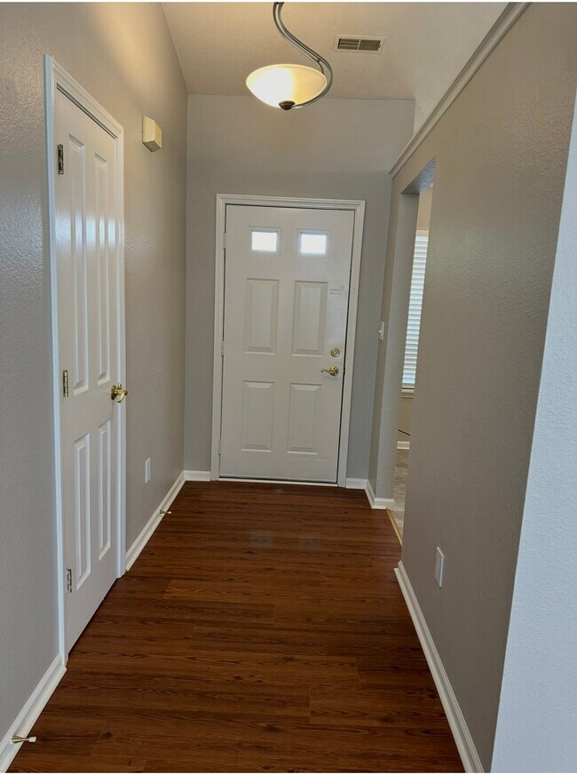 Foto del edificio - 543 Murphy Ln