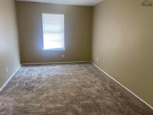 Foto del edificio - 3010 McGaha Ave