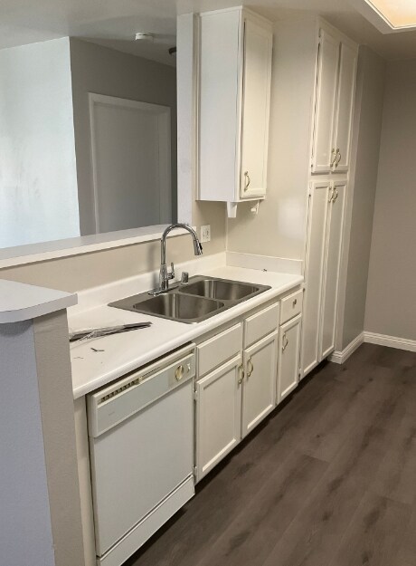 Building Photo - 4889 S Torrey Pines Dr