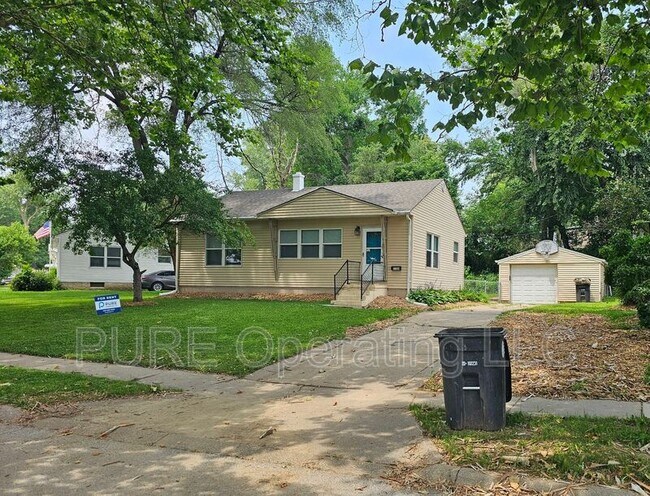 Foto del edificio - 7704 Webster St