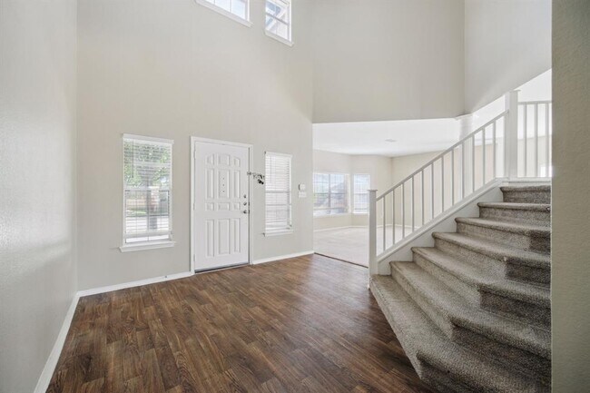 Building Photo - 1221 Faber Dr