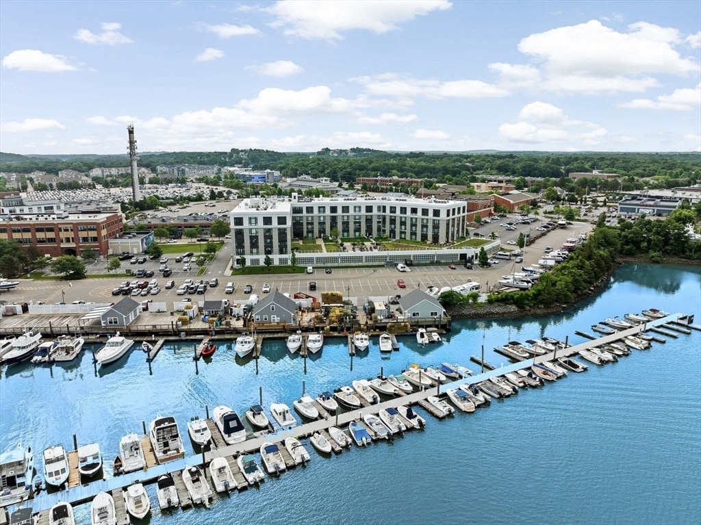 Primary Photo - 10 Shipyard Dr