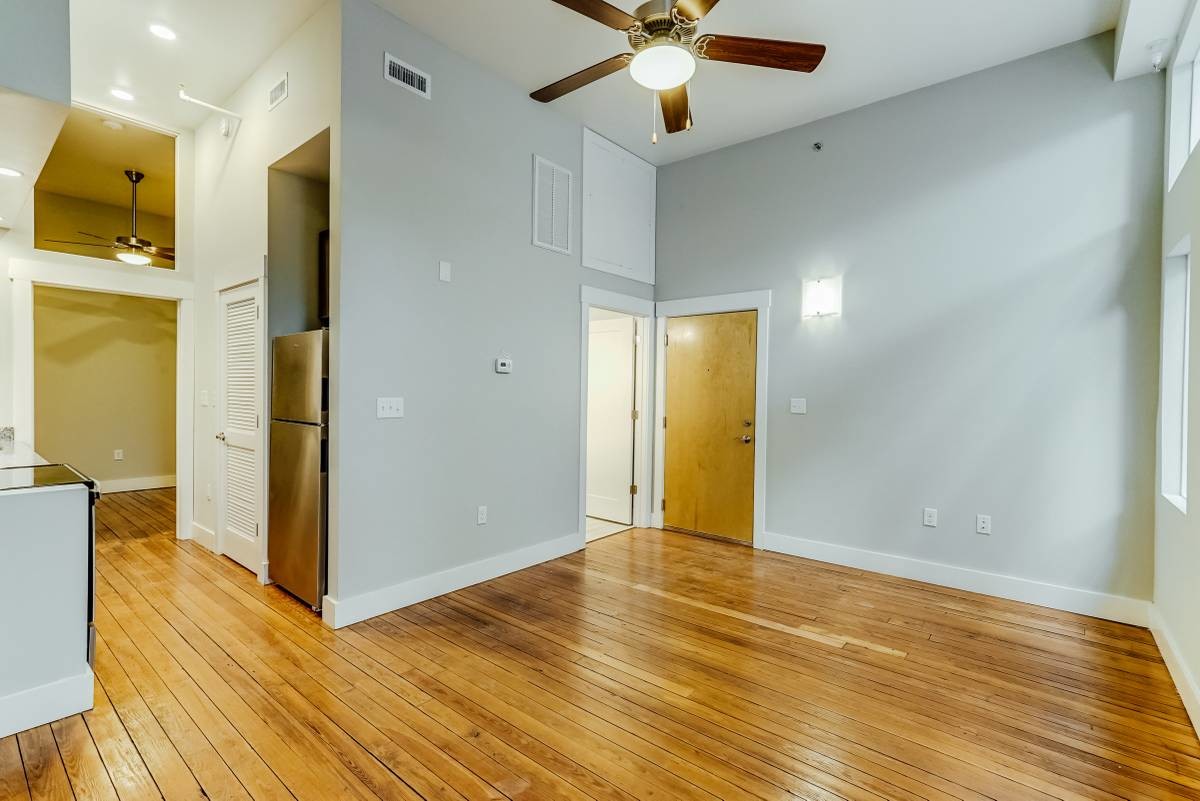 12' Ceilings & Hardwoods throughout - 117 W Broad St