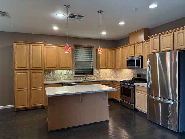 Foto del edificio - Private Cul-de-Sac Home in Gated Roseville Community with Views