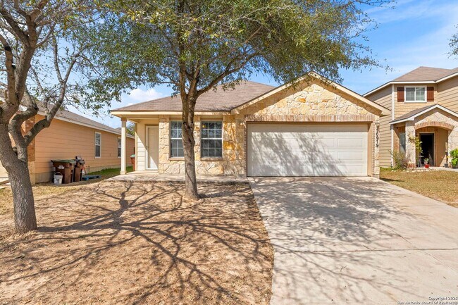 Foto del edificio - Charming Home Awaits: Spacious & Modern Li...