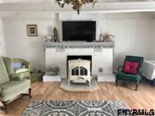 Building Photo - Lovely Lake Rental