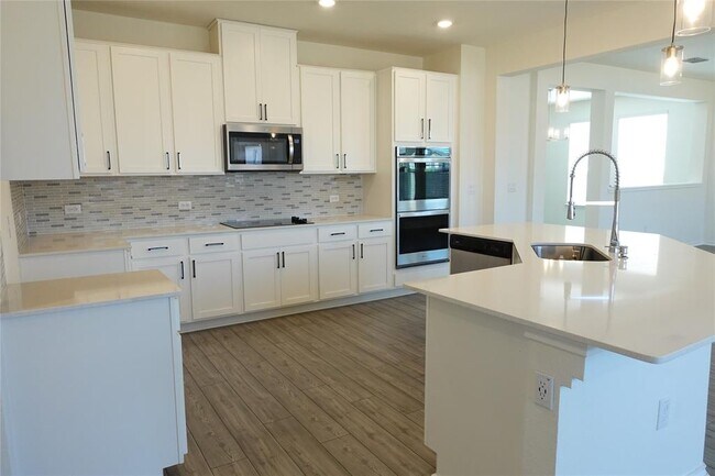 Foto del edificio - 7808 Lawford Ct