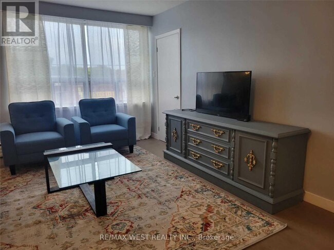 Building Photo - 354 Marlee Ave