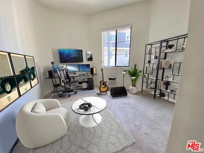 Foto del edificio - 12211 Idaho Ave