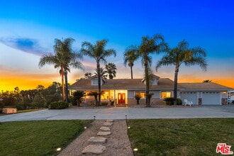 Building Photo - 37200 Glen Oaks Rd
