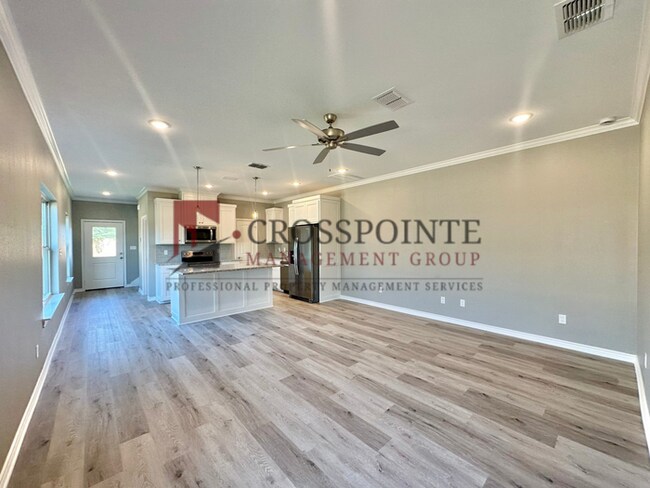 Foto del edificio - 3 Bedroom 2.5 Bathroom Townhomes at Villa Rosa! Now offering 1/2 OFF FIRST FULL MONTHS RENT!