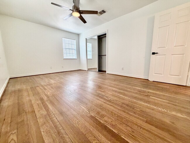Foto del edificio - 2126 Banks St