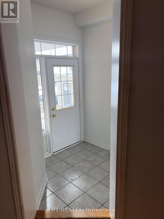 Photo du bâtiment - 38 Silent Pond Crescent