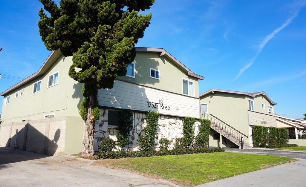 Foto del edificio - 12521-12527 Rose Ave