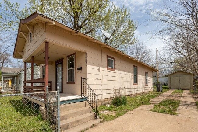 Building Photo - SECTION 8 WELCOME - NEWLY RESTORED - 2 BEDROOM - HARDWOOD FLOORS