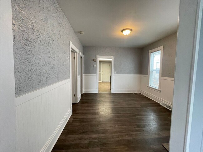 Foto del edificio - Two Bedroom Home - NE Side of Grand Rapids!