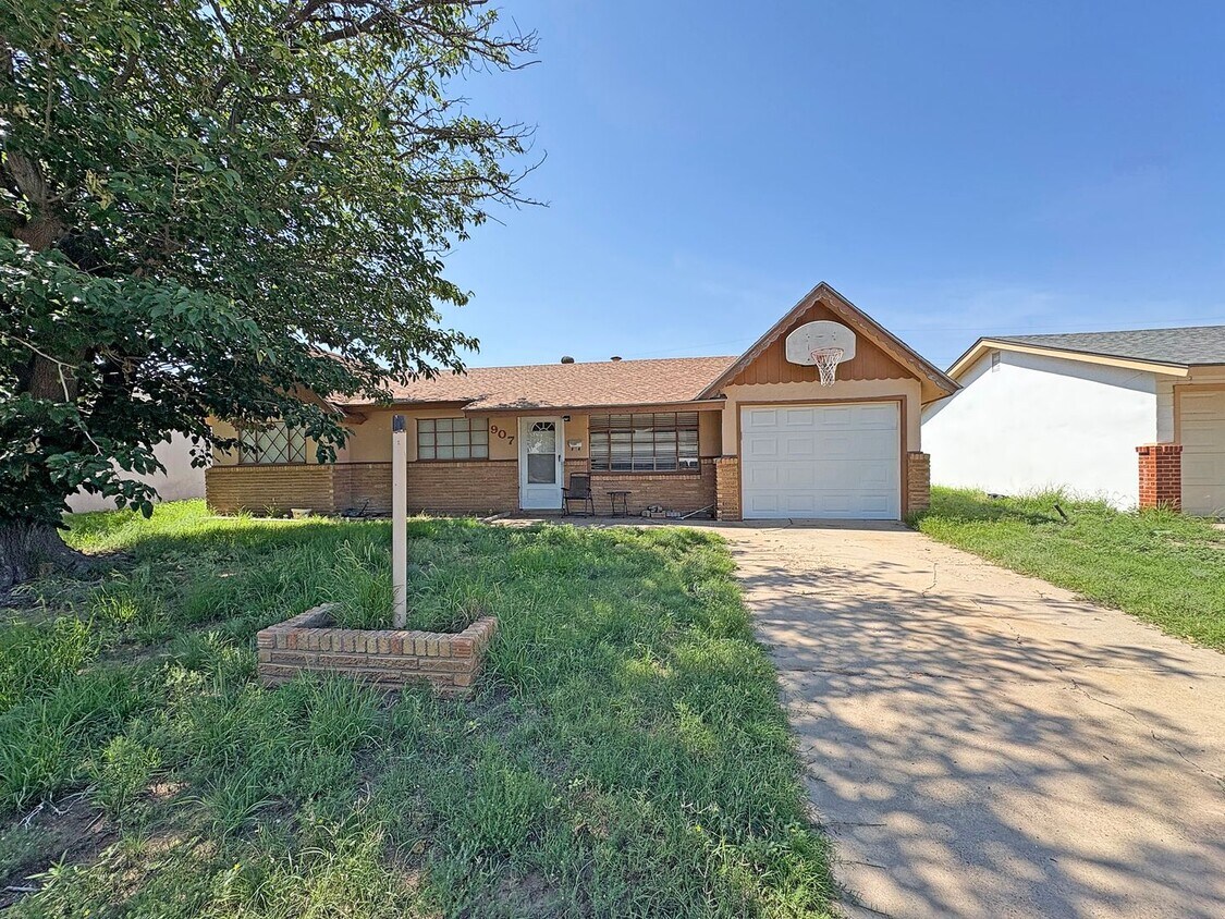 Foto principal - 907 W Coal Ave