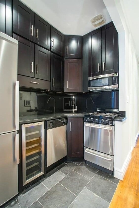 Building Photo - E 1ST ST.