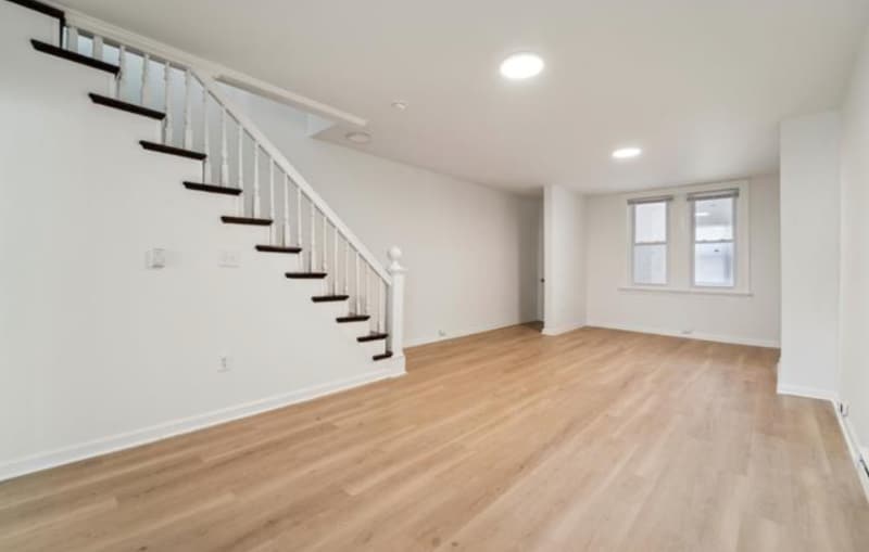 Primary Photo - 109 W Seymour St