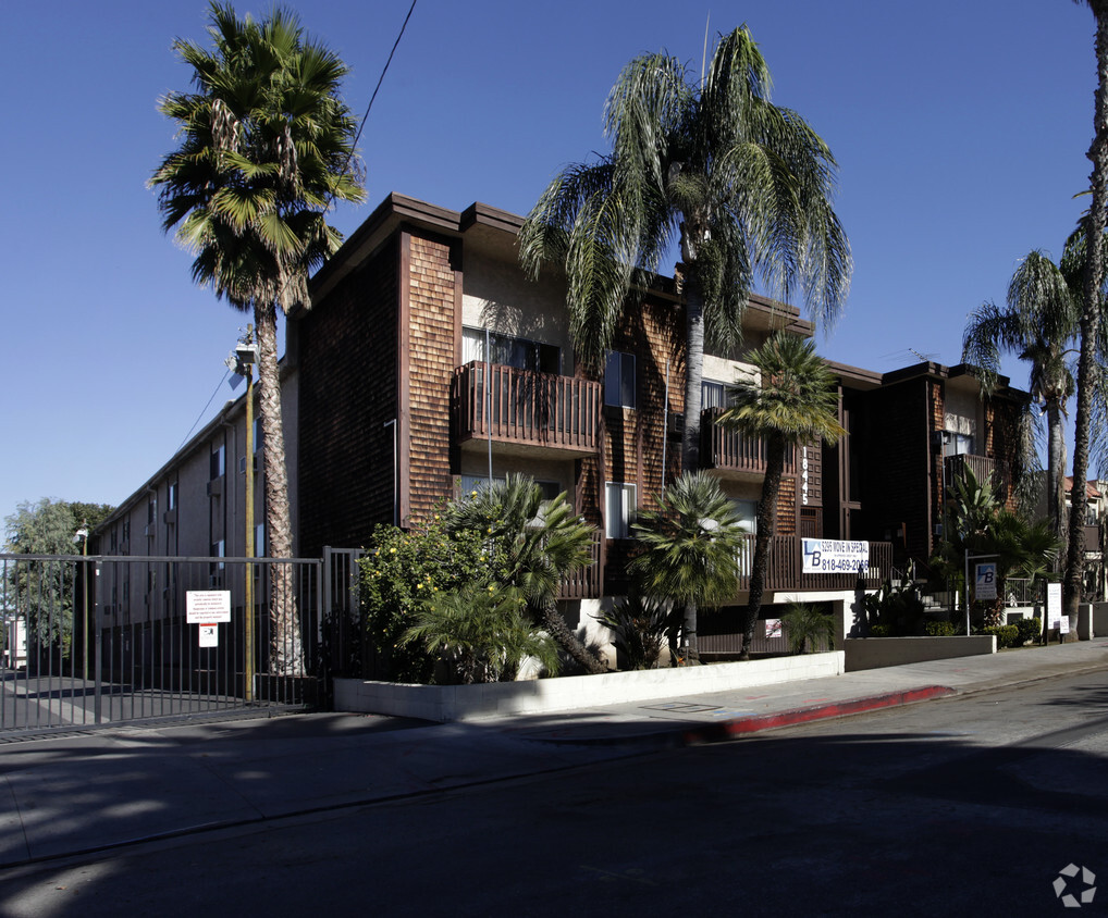 Building Photo - Collins Condominiums