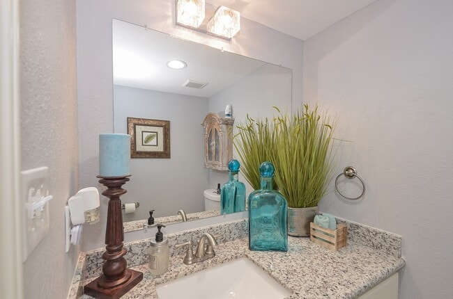 Building Photo - 10264 Briar Forest Dr