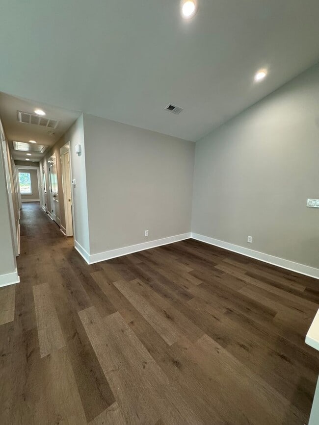 Building Photo - 135 Brawley Villas Pl