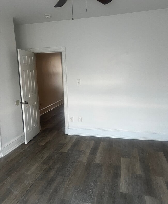 Building Photo - 1241 N 60th St