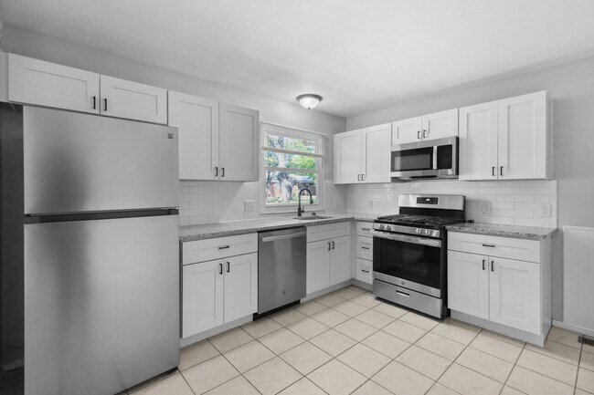 Building Photo - 4453 Remus Dr