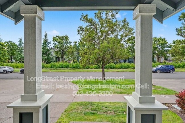 Building Photo - 1227 SE Rivergreen Ave