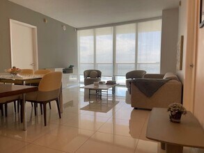 Building Photo - 475 Brickell Ave