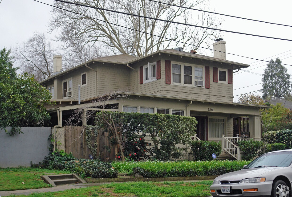 Building Photo - 2218 4th Ave
