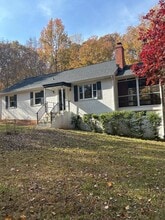 Building Photo - 1042 Peck Rd