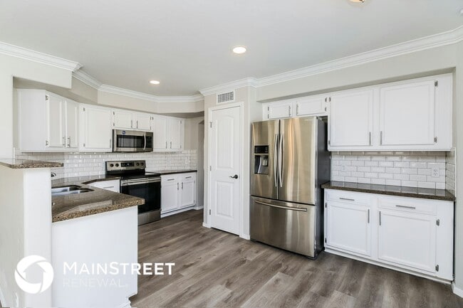 Building Photo - 897 N Kingston St